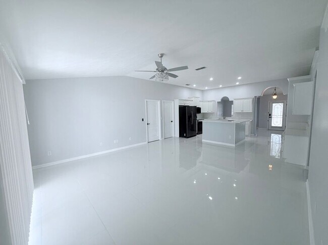 Foto del edificio - 465 Haversham Rd