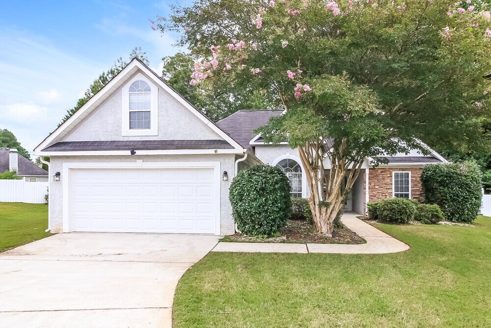 Primary Photo - 1303 Vine Cir