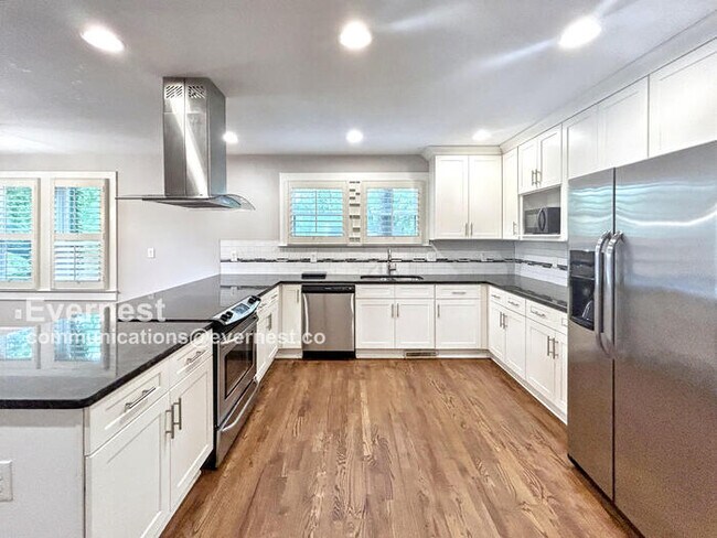 Foto del edificio - 946 Emerson Ave SE