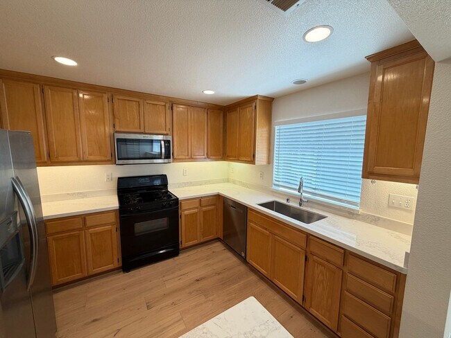 Foto del edificio - 4 Bed 3 Bath In The Bridges, San Ramon