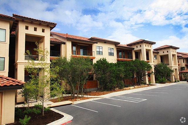 Foto principal - 7001 Convict Hill Rd