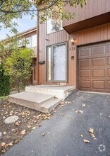 Building Photo - 131 Wintergreen Way