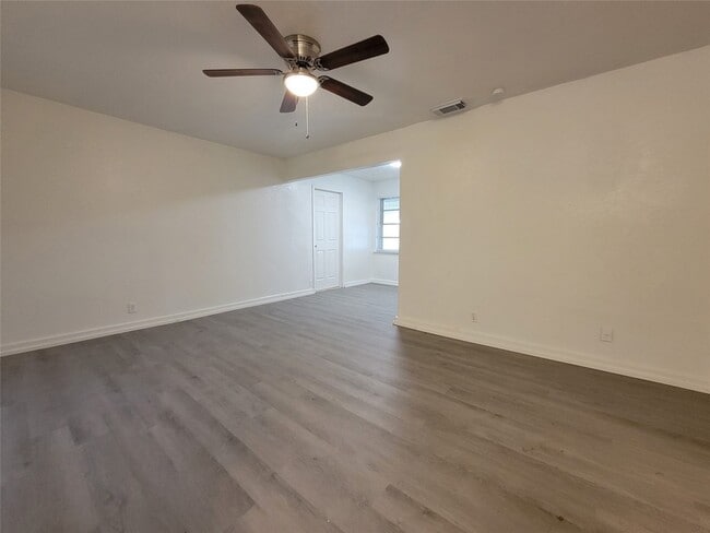 Photo - 3824 Modlin St House