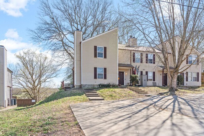 Foto del edificio - 923 Kingsbury Dr