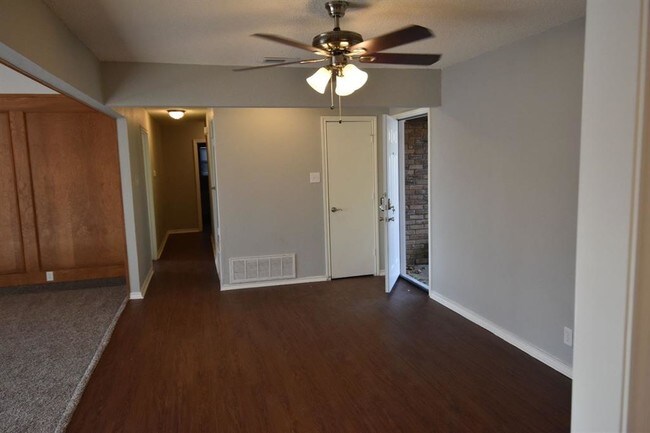 Building Photo - 3803 Wrentham Dr