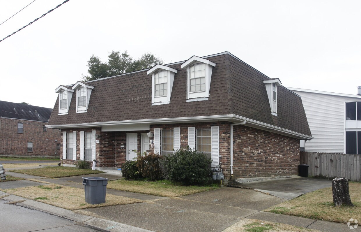 Foto del edificio - 1324-1326 Carrollton Ave
