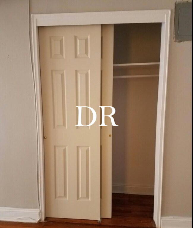 Foto del edificio - 223 E 94th St