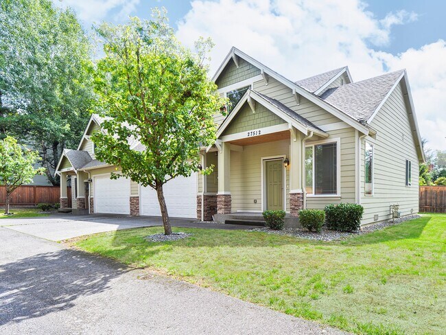 Building Photo - Large Private Townhouse - Kent - 3 Bed/2.5...