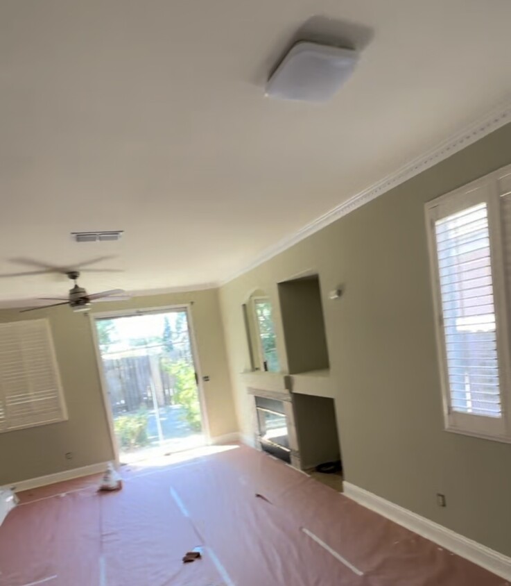 Building Photo - 8262 Redford Way