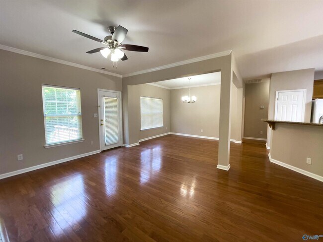 Foto del edificio - 107 Barrington Ct