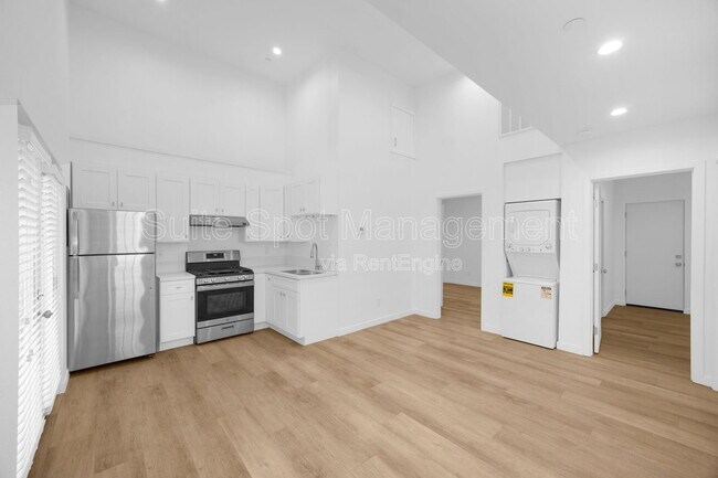 Foto del edificio - 308 N Catalina Ave