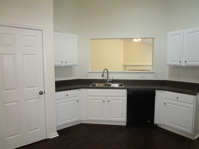 Foto del edificio - 261 Carrington Way