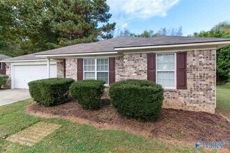 Building Photo - 123 Ann Bradley Dr