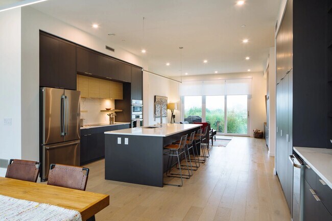 Foto del edificio - 3813 Sedgemoore Dr
