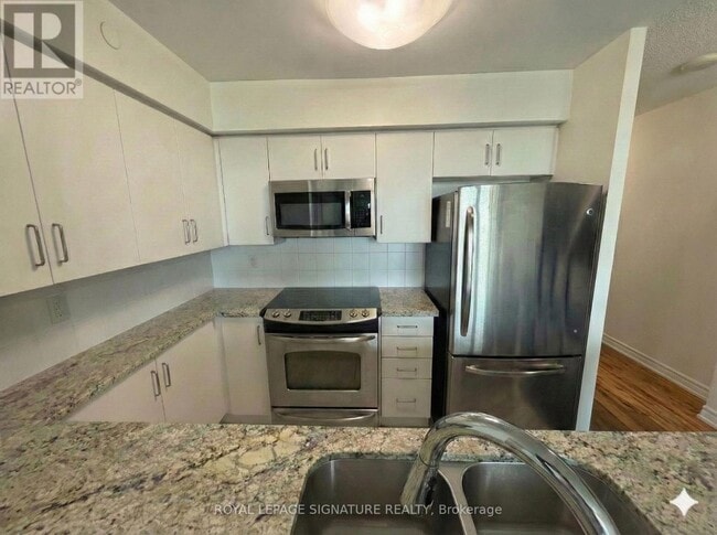 Building Photo - 205 Sherway Gardens Rd