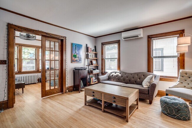 Foto del edificio - 3316 Girard Ave S