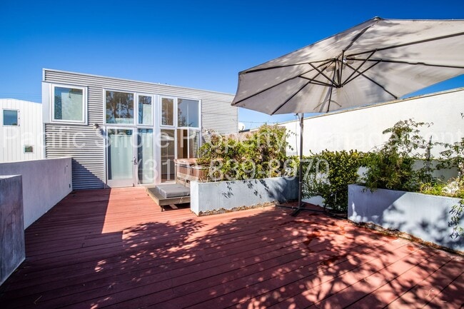 Foto del edificio - 543 Rose Ave