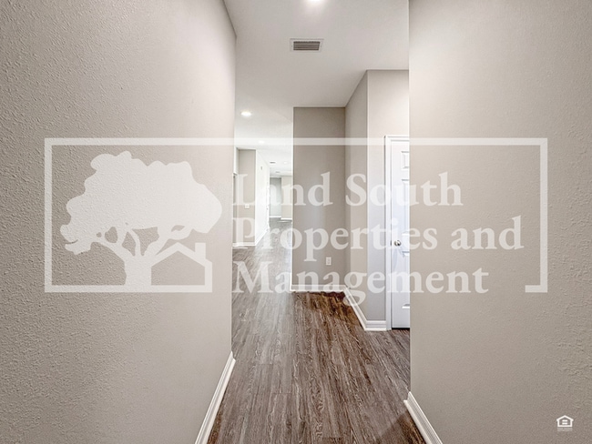 Building Photo - 3454 Cup Dr