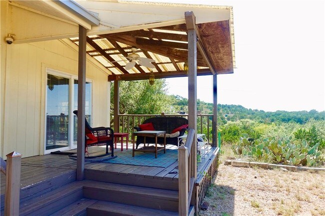 Foto del edificio - 2705 Pace Bend Rd S