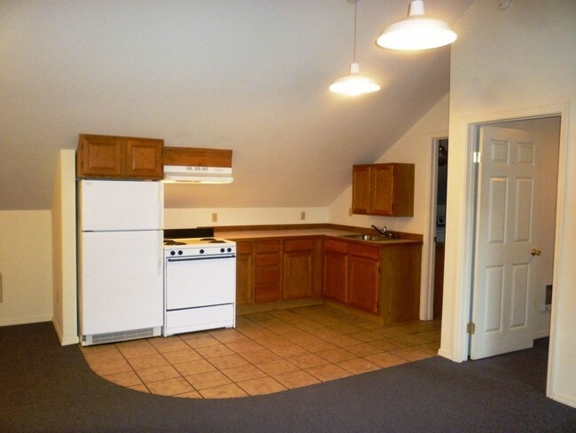 Foto del edificio - 824 NW Newport Ave
