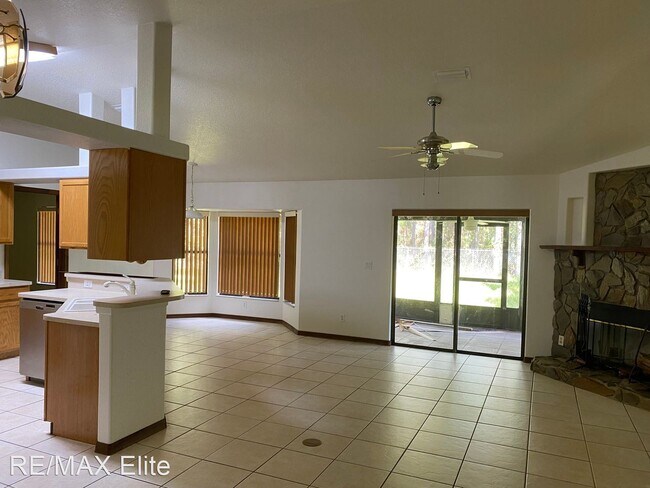 Building Photo - 3 br, 2 bath House - 3259 Foresman Ave SE