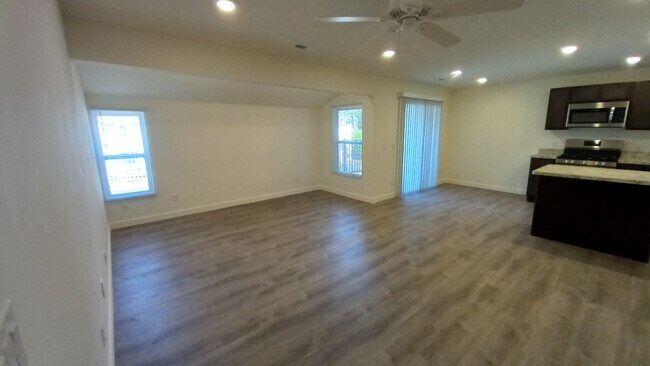 Building Photo - 15 Sugar Maple Ln