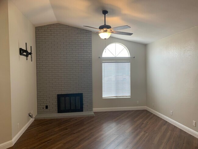 Building Photo - 68135 Molinos Ct