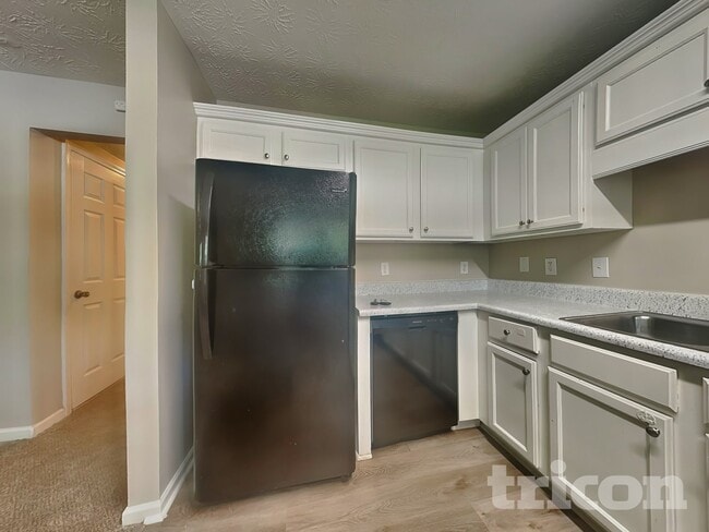 Building Photo - 40 Halley Ct