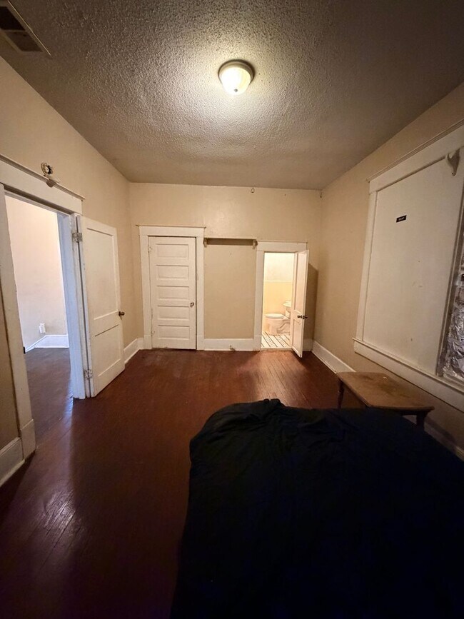 Building Photo - Beautiful 2 Bedroom unit in Highland