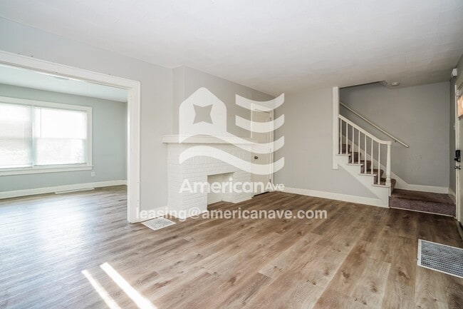 Building Photo - 1178 E 21st Ave