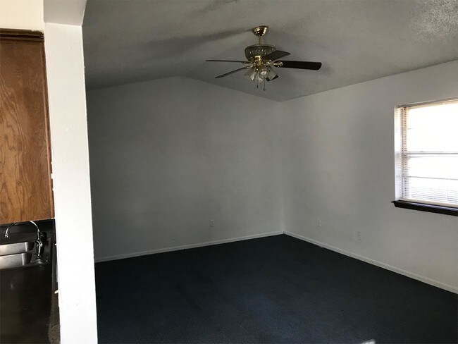 Building Photo - 5712 S Briarwood Dr