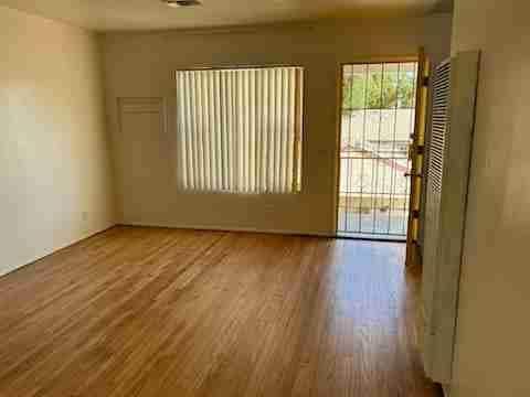 Building Photo - 1037 E Spazier Ave