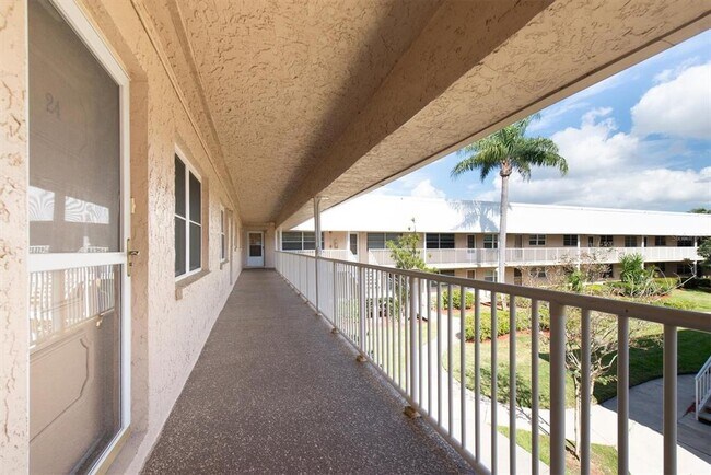 Foto del edificio - 10032 65th Ave N