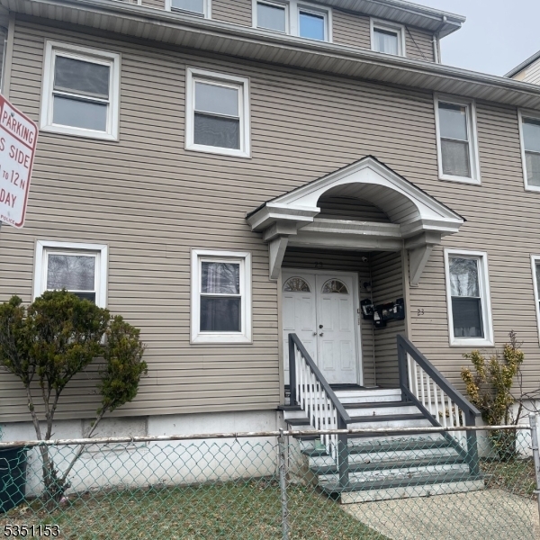 Primary Photo - 23 Cleremont Ave