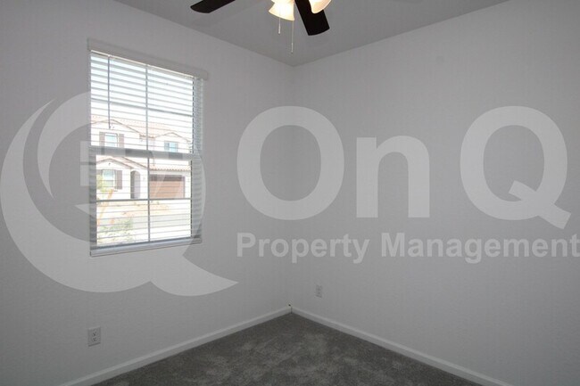 Building Photo - 2919 E Hayfield Wy