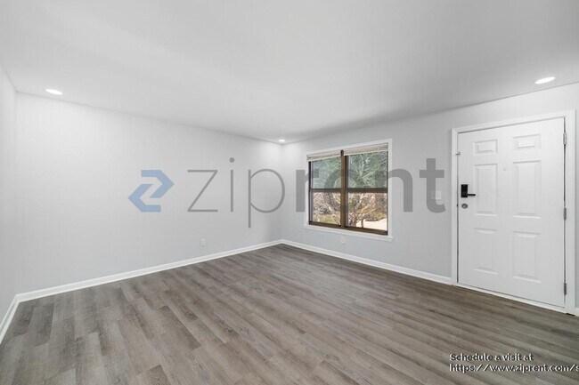 Foto del edificio - 575 Springwood Dr