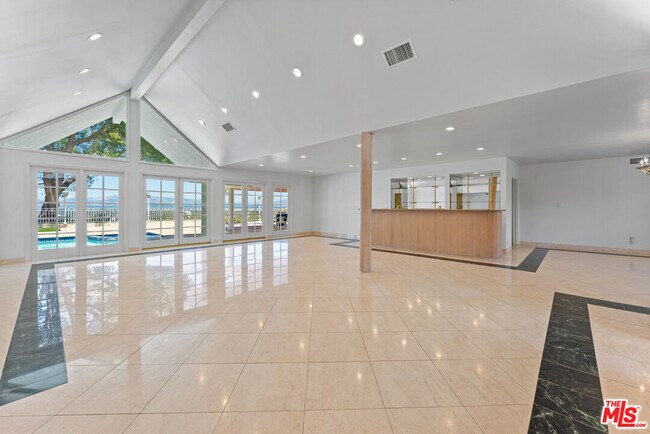 Foto del edificio - 4159 Regal Oak Dr