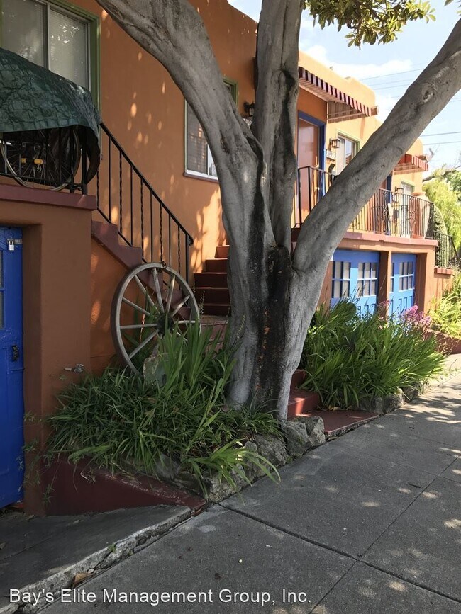 Foto del edificio - 2441 Bonar St