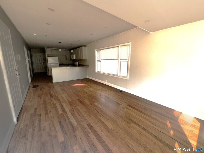 Foto del edificio - 105 Churchill St