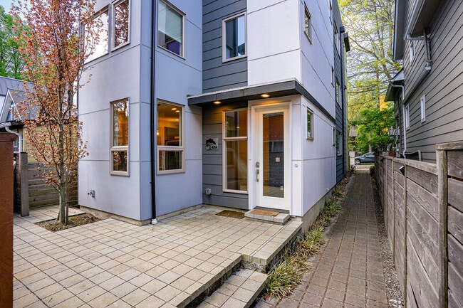 Photo - 426 26th Ave S Townhome