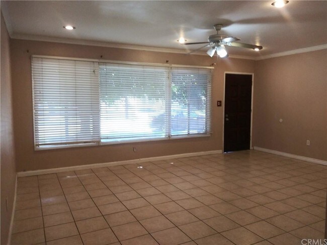 Foto del edificio - 6120 Danby Ave