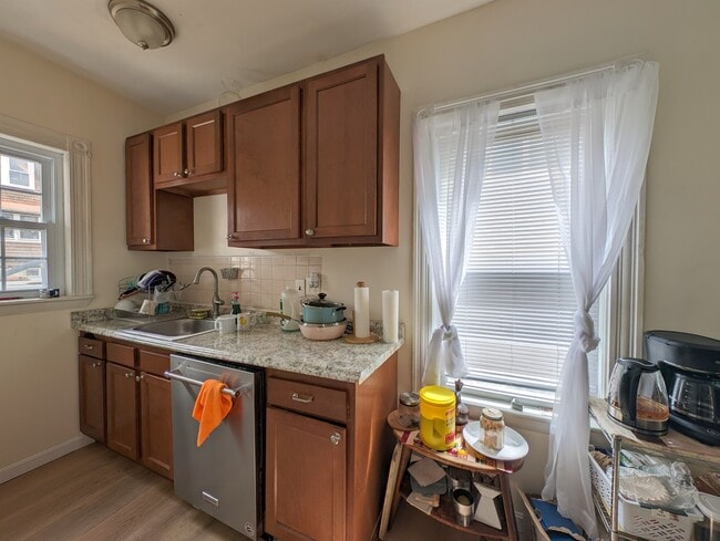 Building Photo - 35 Pearson Rd