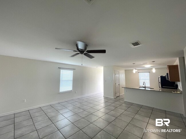 Building Photo - 15142 Marem Dr