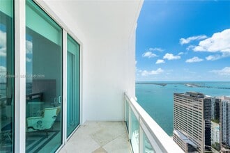 Building Photo - 950 Brickell Bay Dr
