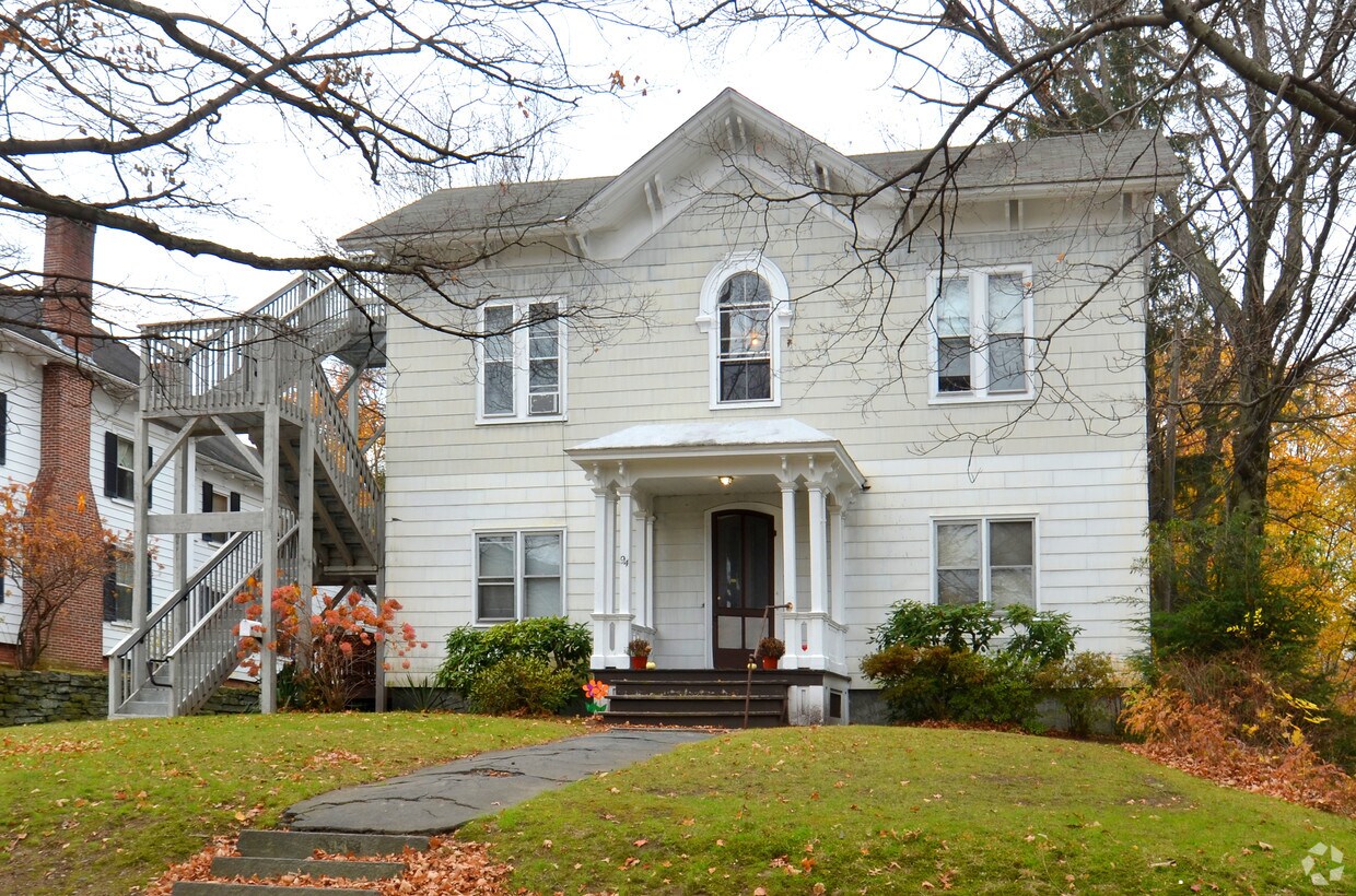 94 N Prospect St, Amherst, MA 01002 Apartments in Amherst, MA