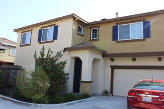 Building Photo - 769 Embassy Cir