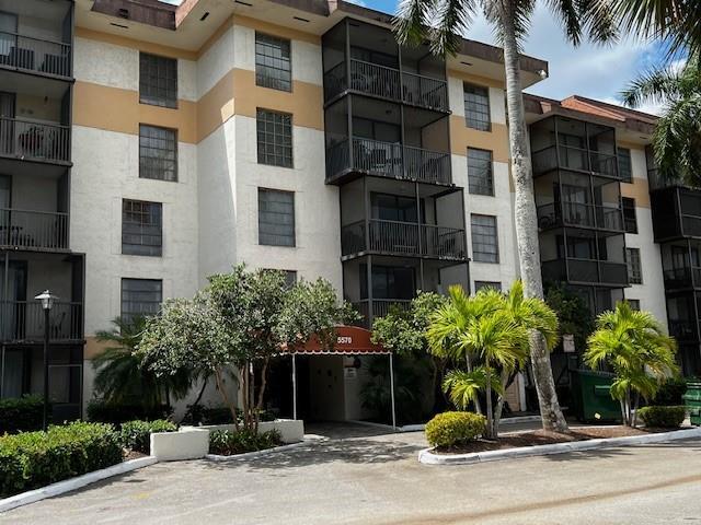 Foto principal - 5570 NW 44th St
