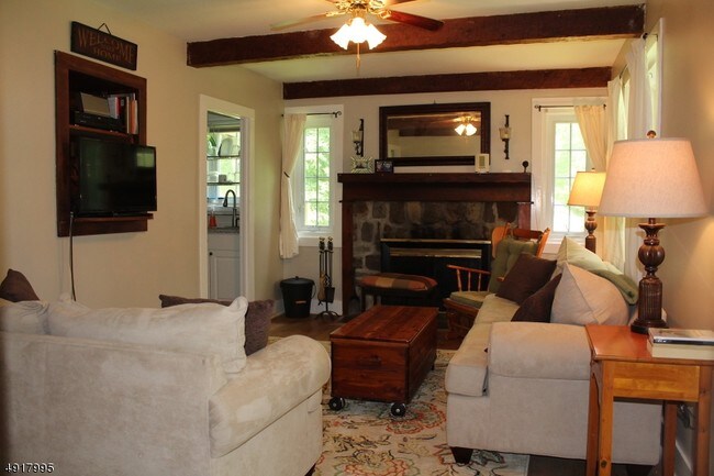 Foto del edificio - 920 Ridge Rd