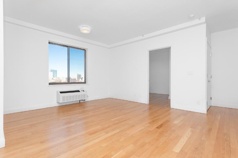 Primary Photo - 1127 Flatbush Ave