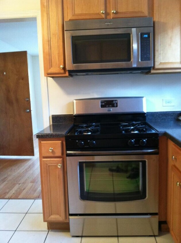 8135 Knox Ave Unit 1N, Skokie, IL 60076 Condo for Rent in Skokie, IL